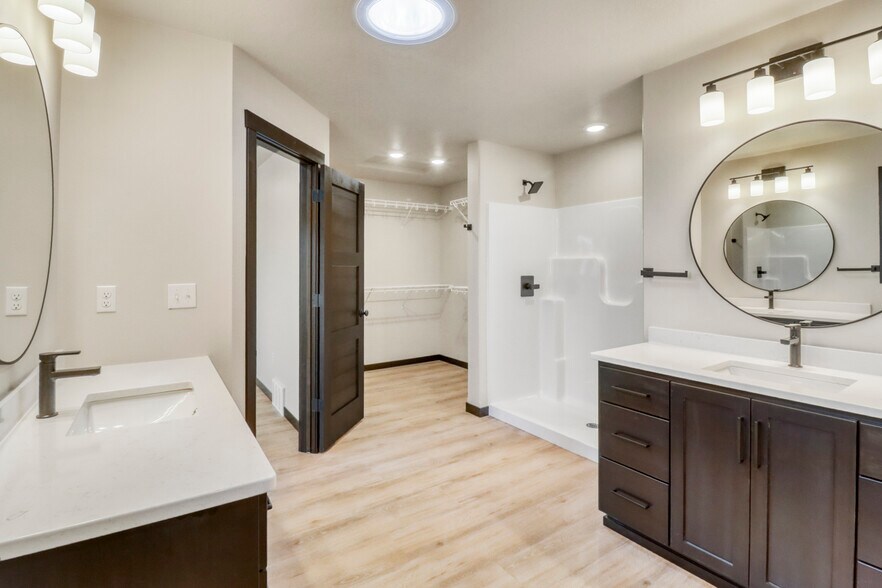 MASTER BATH - 5745 24th St S