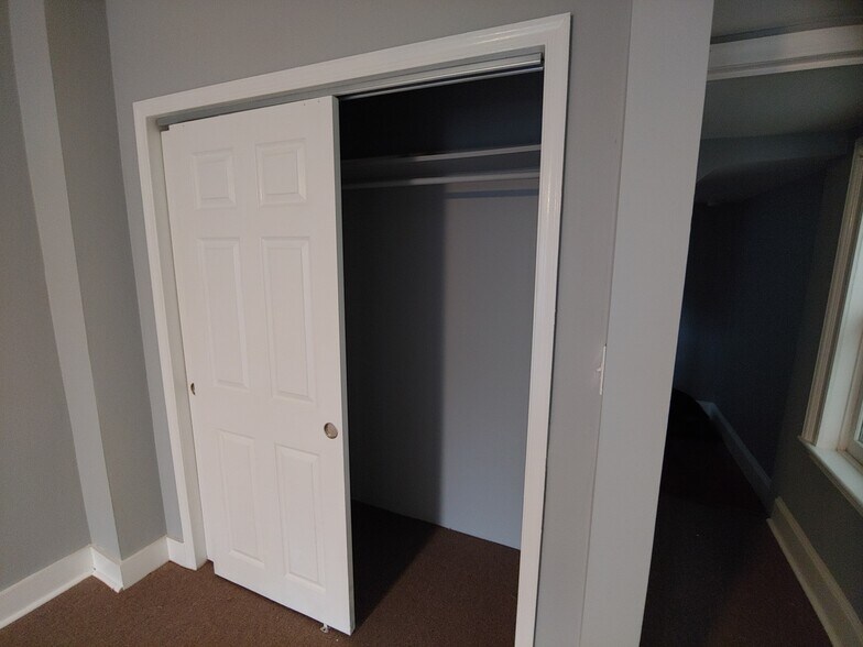 Building Photo - 33 S Calhoun St