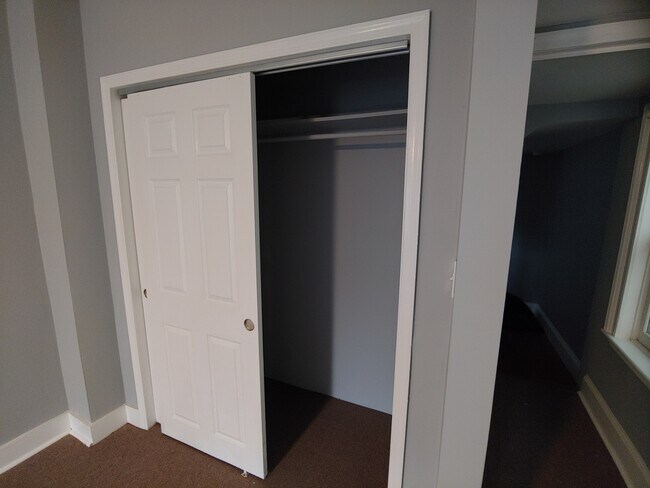 Building Photo - 33 S Calhoun St