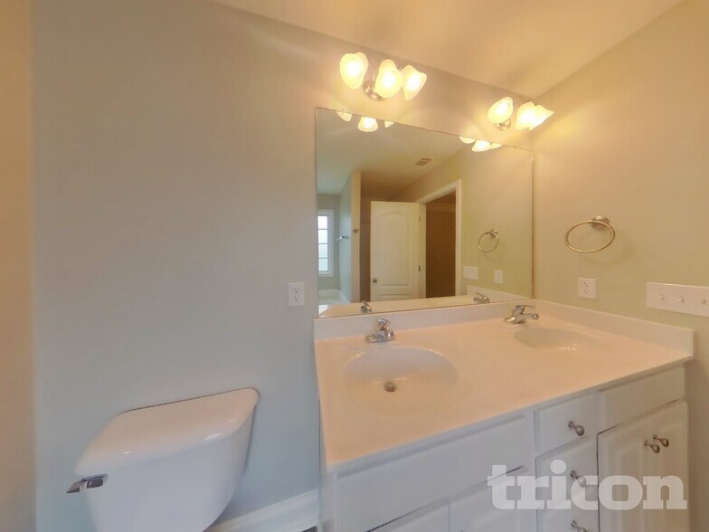 Building Photo - 157 Sinyard Cir