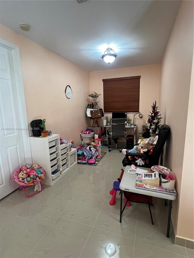 Building Photo - 16427 SW 82nd St