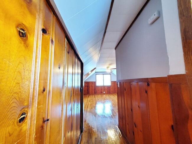 Building Photo - 3 Bed - 2 Full Bath Cape Cod for Rent!