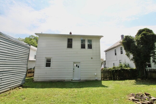 Building Photo - 609 Collicello St