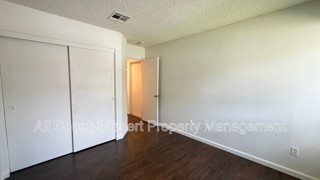 Building Photo - 52020 Avenida Mendoza