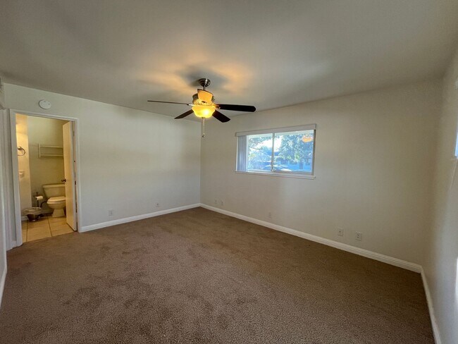 Building Photo - MOVE IN READY 3+2 home in Northridge w/RV access, appliances included + central HVAC!