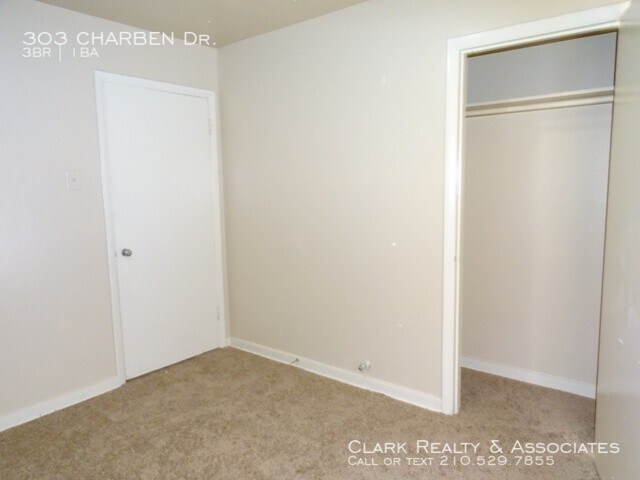 Building Photo - 303 Charben Dr., San Antonio, TX. 78237