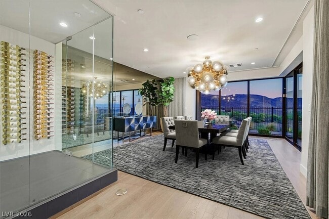 Building Photo - 807 Magnum Cliff Ct