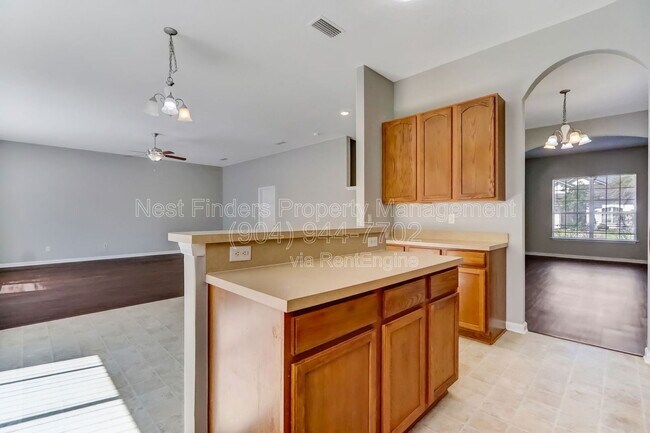 Building Photo - 409 S Hidden Tree Dr