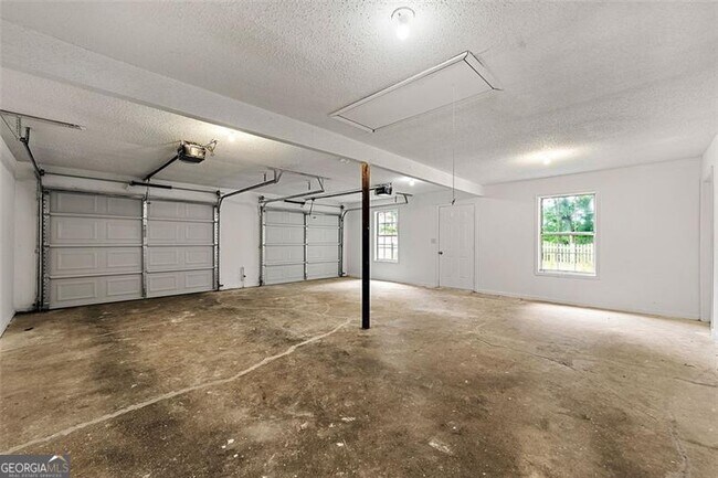 Building Photo - 1250 Mountain Springs Dr