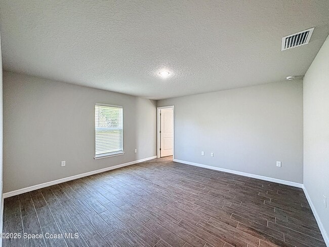 Building Photo - 1101 San Filippo Dr SE