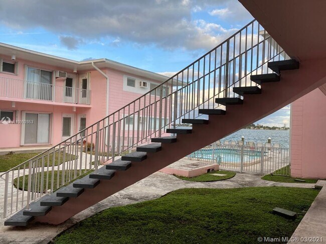 Building Photo - 7921 East Dr