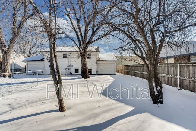 Building Photo - 713 N Dougherty Ave