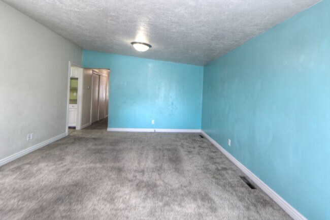 Building Photo - Pet Friendly American Fork Home