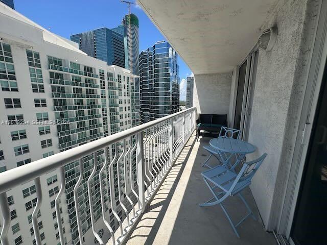 Building Photo - 1200 Brickell Bay Dr