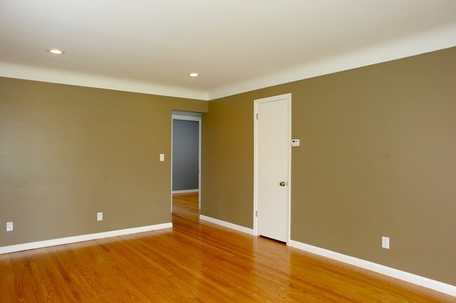 Building Photo - 1030 Veto St NW