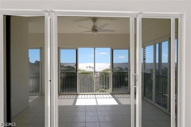 Building Photo - 14819 Laguna Dr