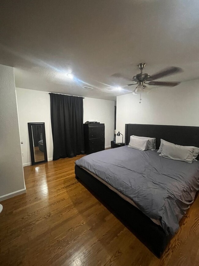 Building Photo - Gorgeous private home in Altavista!