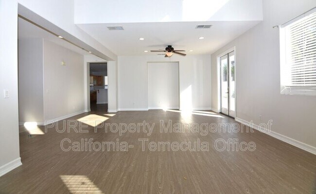 Building Photo - 23626 Applewood Pl