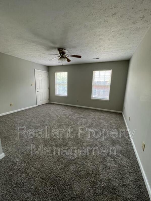 Building Photo - 2813 Ryan Cir