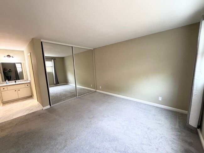 Building Photo - Perfect Shape Single Family Home in Dublin with many upgrades