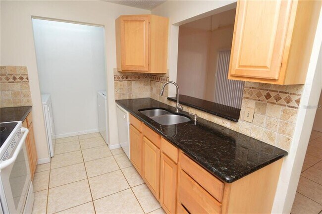 Building Photo - 2904 Lichen Ln