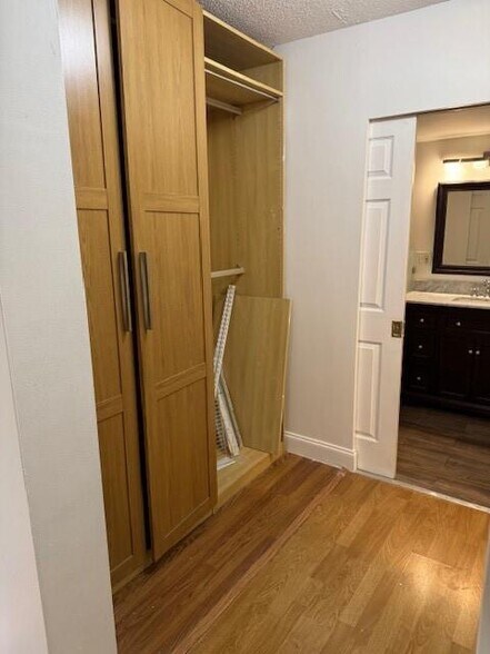 Building Photo - 1210 SW 118th Ter