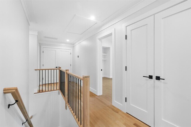Building Photo - 2 Lavender Ln