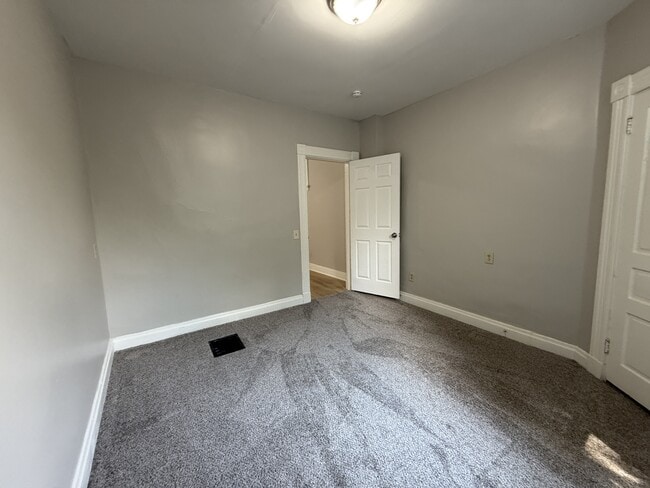 Building Photo - 2036 Mackoy St