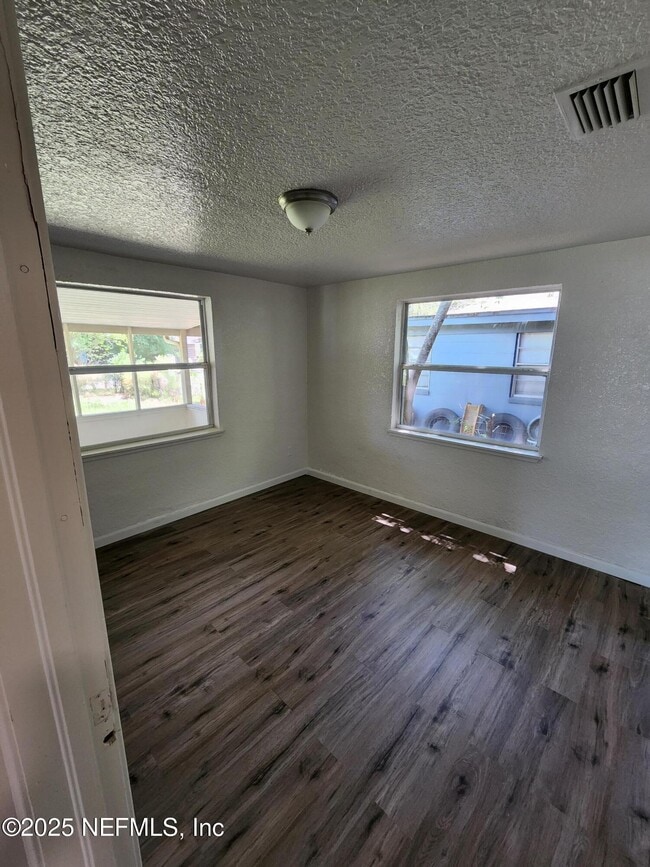 Building Photo - 9156 4th Ave
