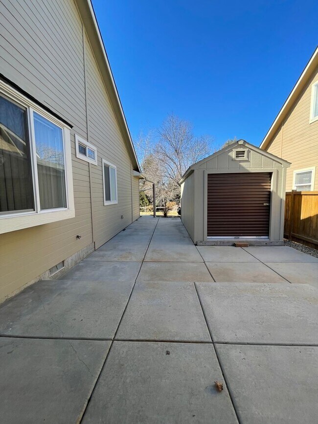 Building Photo - Beautiful 2 bed 2 bath home in the Woodbridge Subdivision.