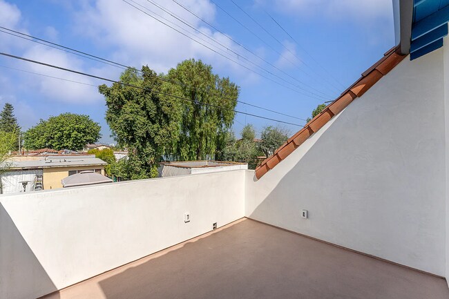 Building Photo - 1765 S Crescent Heights Blvd