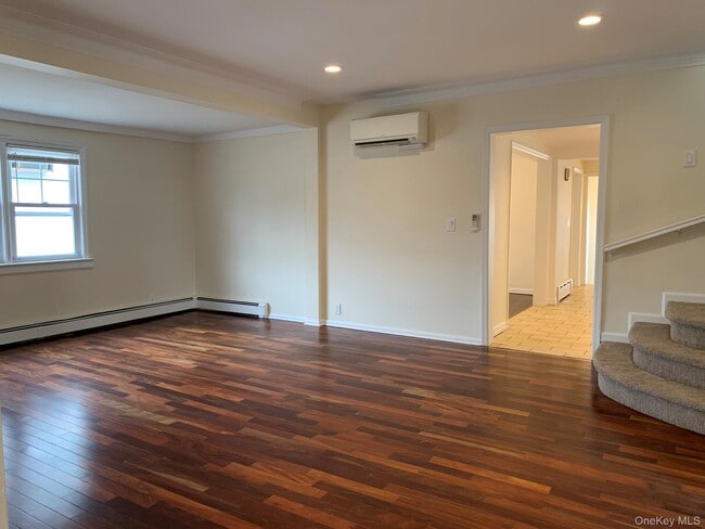 Building Photo - 24 Hall Ave
