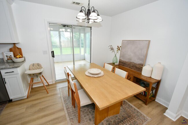 Building Photo - 107 Molland Dr