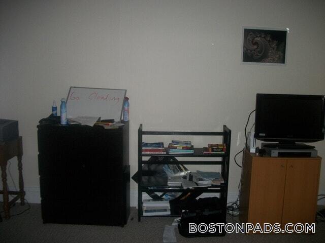 Building Photo - 62 Boylston St