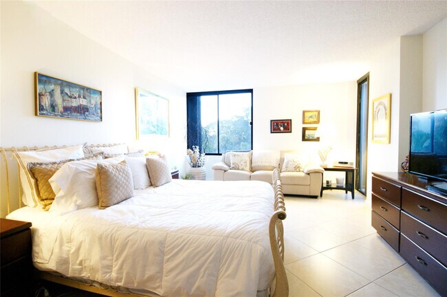 Building Photo - 2480 Presidential Way