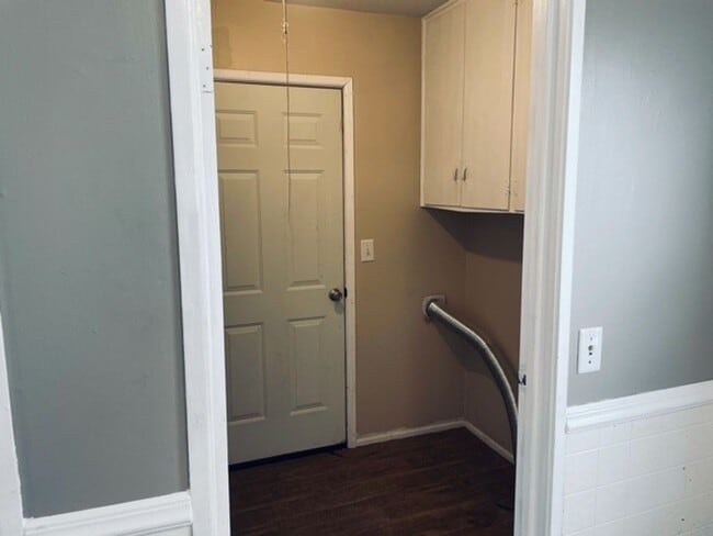 Building Photo - 3024 S St Paul St