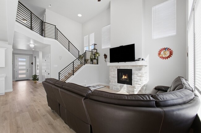 Building Photo - 4633 Sentry Dr