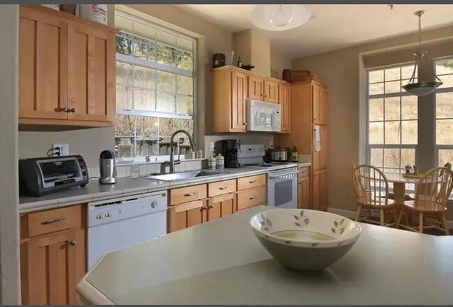 Building Photo - Gorgeous Ranch House on 5 Acres of Land in the Gilroy Hills