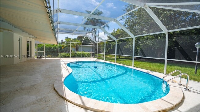 Building Photo - 15340 SW 85th Ave