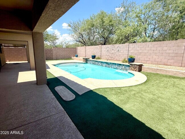 Building Photo - 4208 E Hamblin Dr