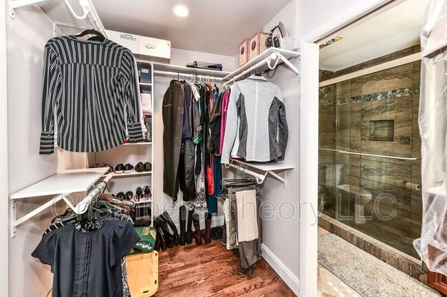 Building Photo - 1328 N Ivanhoe St