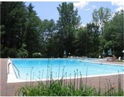 Building Photo - 532 Old Stone Brook