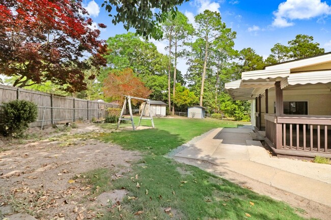 Building Photo - SPACIOUS Brick Home in Goldsboro w/ HUGE C...