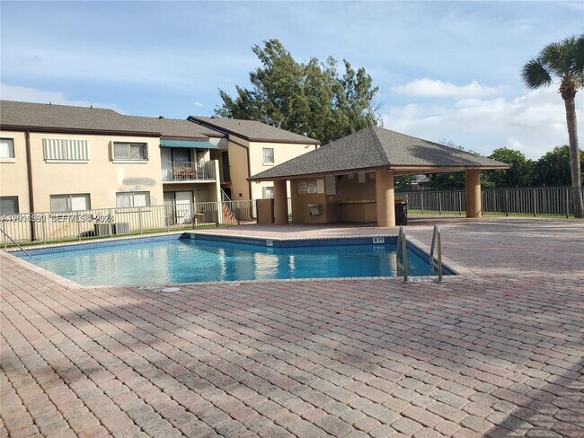 Building Photo - 7423 SW 152nd Ave