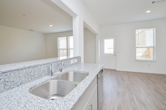 Building Photo - 1004 Laguna Cv Dr