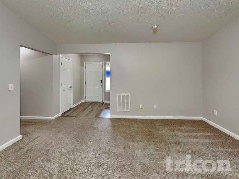 Building Photo - 372 Cheri Pl