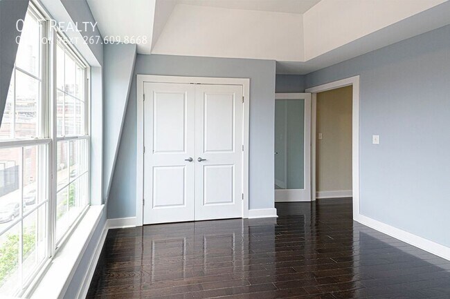 Building Photo - 2621 Christian St