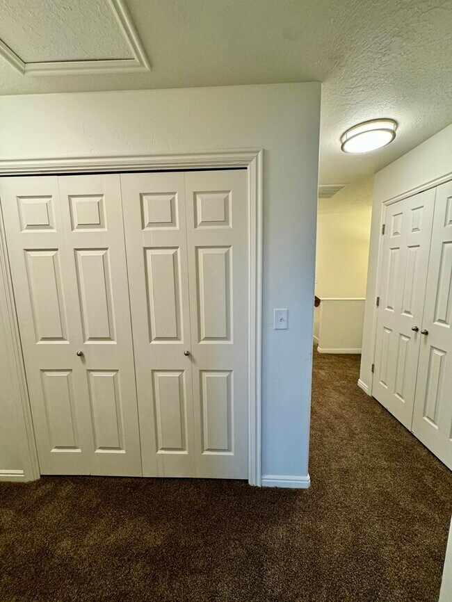 Building Photo - Your Next Home Awaits!