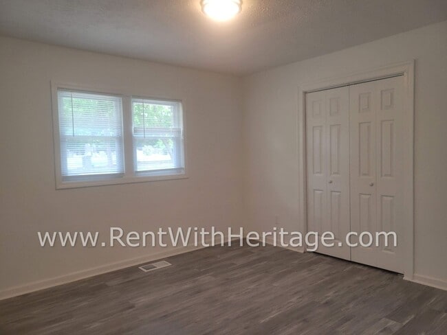 Building Photo - WOW!!! GORGEOUS BRICK RANCH HOME/ TOTALLY ...