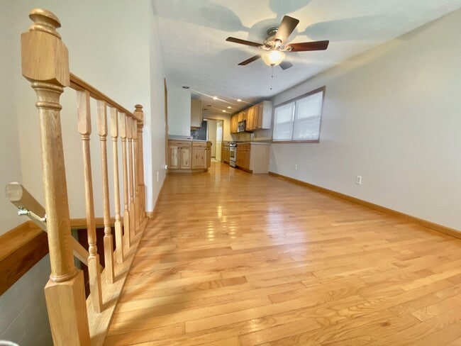 Building Photo - Three Bedroom in Battle Creek